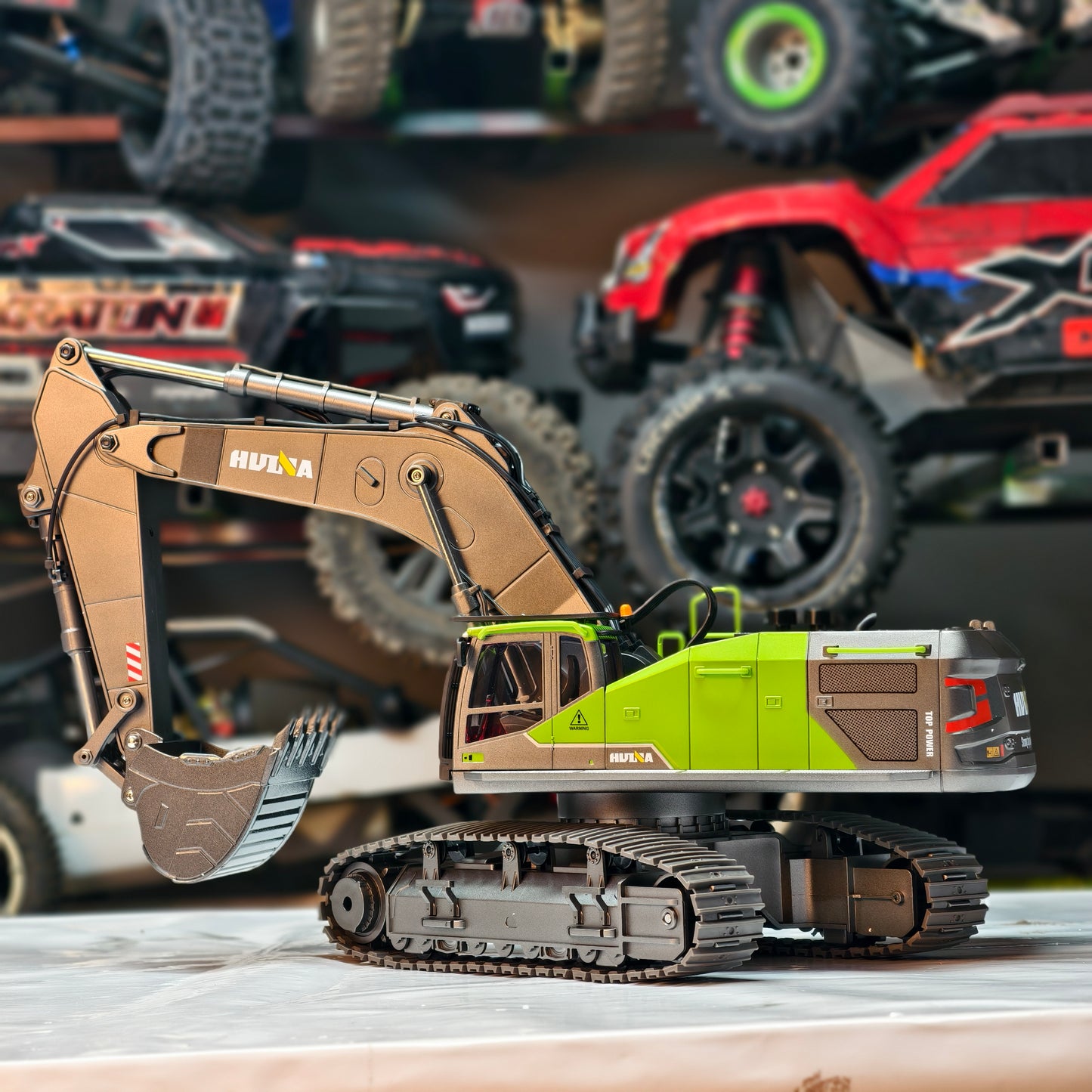 Huina 1593 1:14 Scale RC Excavator – Full Metal Hydraulic-Style Construction Vehicle